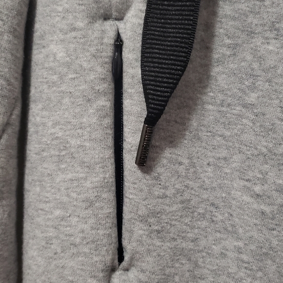 Lululemon and go take off zipped sweater - Picture 8 of 8